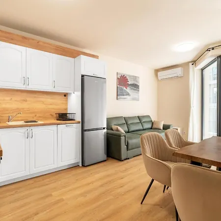 Apartment 1br | 5 Min Walk To Medical *