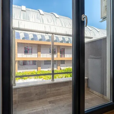 1br | 5 Min Walk To Medical Apartment